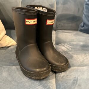 Hunter boots for toddler size UK 6 which is  US 7/8